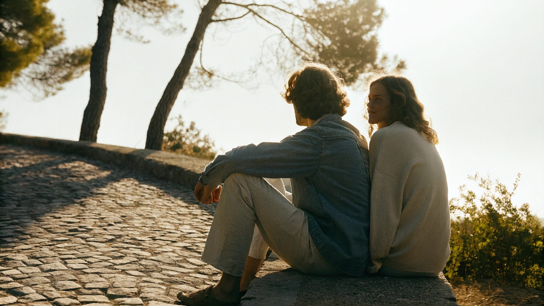10 Essential First Date Questions for Meaningful Connections